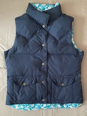 American Eagle Navy Quilted Puffer Vest with Floral Lining reversible Small